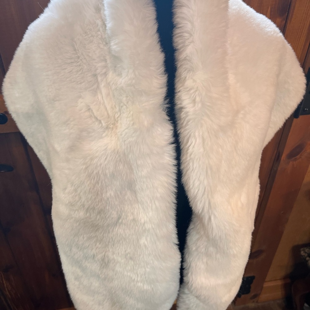 White faux fur wrap Spirit 62” X  13” - Picture 2 of 4